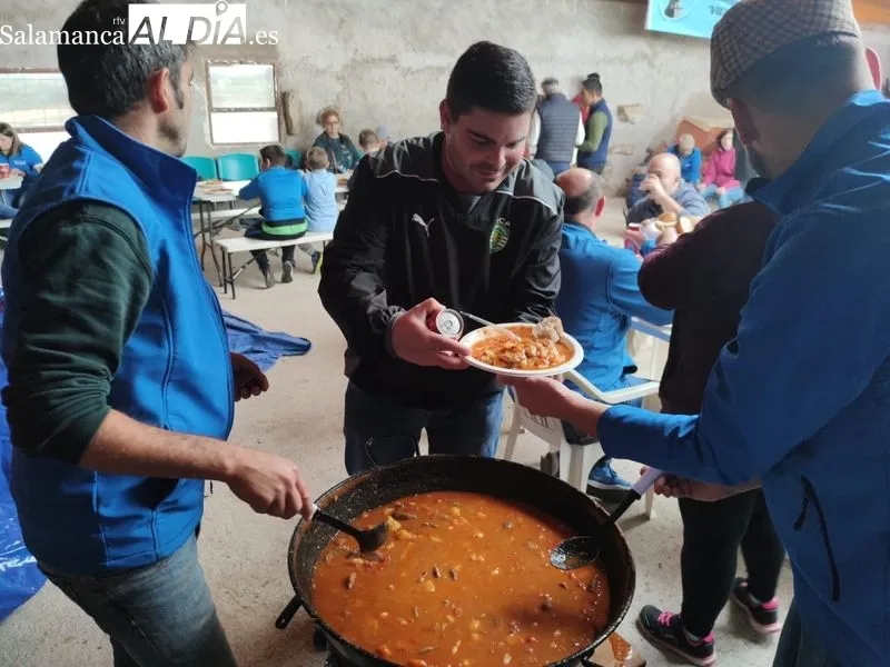 Los integrantes de la Asociación Cultural Taurina de Vitigudino vivieron su fiesta anual en Rollanejo 
