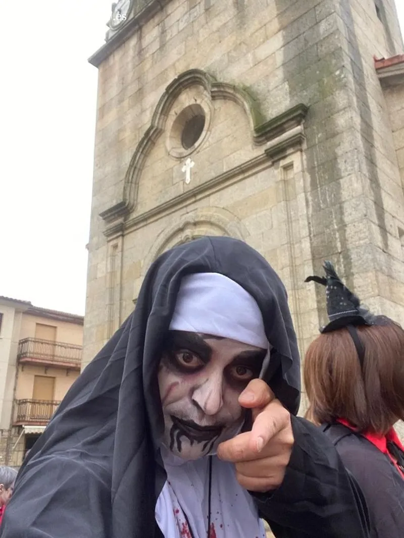 Foto 9 - En Mieza proponen &lsquo;truco o trato&rsquo; por las calles y acaban de la manera m&aacute;s dulce 