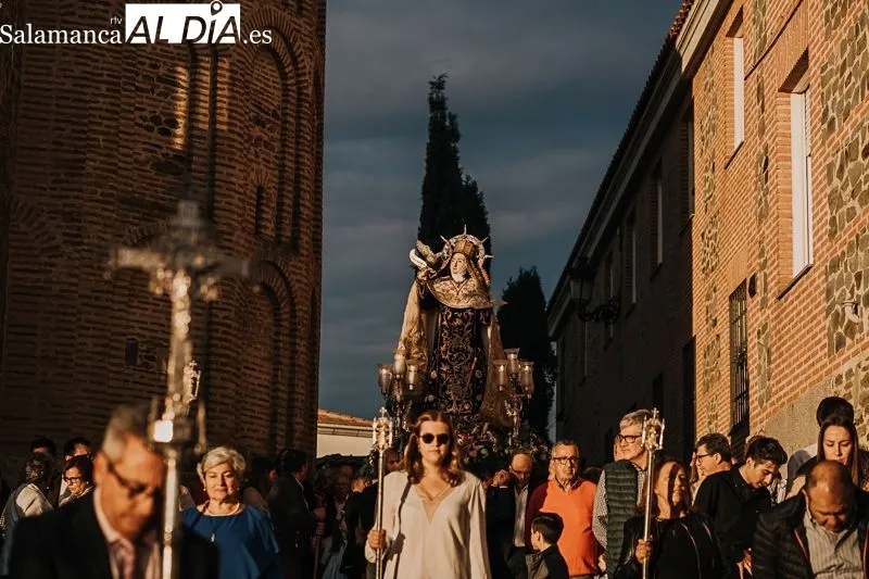 Procesión de la imagen de Santa Teresa de Jesús y del Santo Brazo. Fotos: Rubén Vicente García