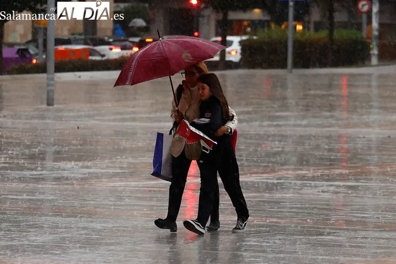 Intensas lluvias durante este miércoles en Salamanca. Fotos: David Sañudo