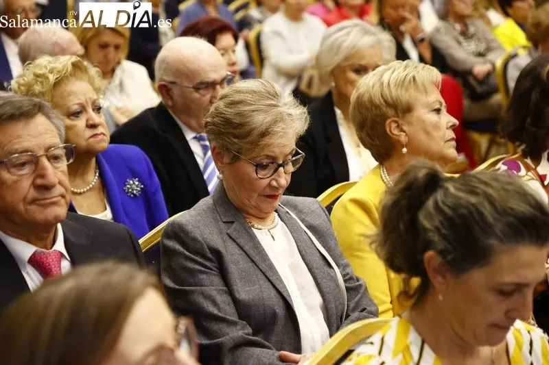 Celebración en la Hospedería Fonseca del 50 aniversario de la Asociación de Amas de Casa, Consumidores y Usuarios de Salamanca. Foto de David Sañudo