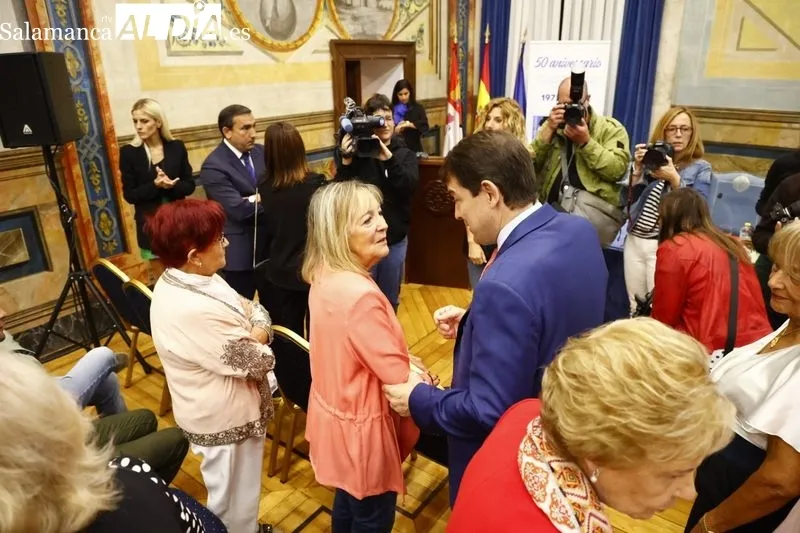 Celebración en la Hospedería Fonseca del 50 aniversario de la Asociación de Amas de Casa, Consumidores y Usuarios de Salamanca. Foto de David Sañudo