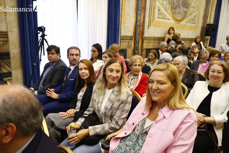 Celebración en la Hospedería Fonseca del 50 aniversario de la Asociación de Amas de Casa, Consumidores y Usuarios de Salamanca. Foto de David Sañudo