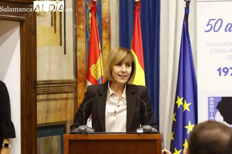 Celebración en la Hospedería Fonseca del 50 aniversario de la Asociación de Amas de Casa, Consumidores y Usuarios de Salamanca. Foto de David Sañudo