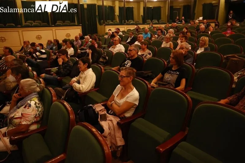 Emisión del programa 'Hoy por Hoy' en el Teatro Liceo de Salamanca