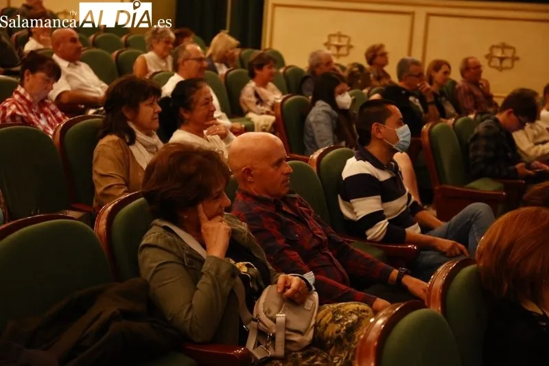 Emisión del programa 'Hoy por Hoy' en el Teatro Liceo de Salamanca