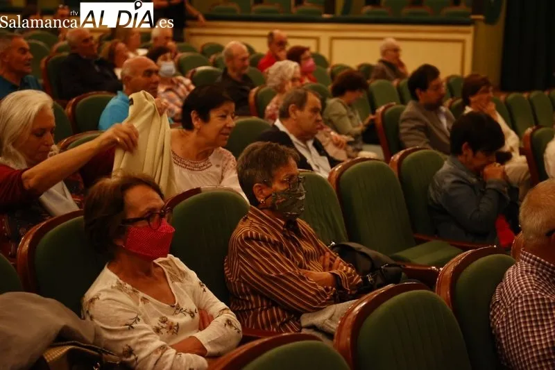 Emisión del programa 'Hoy por Hoy' en el Teatro Liceo de Salamanca