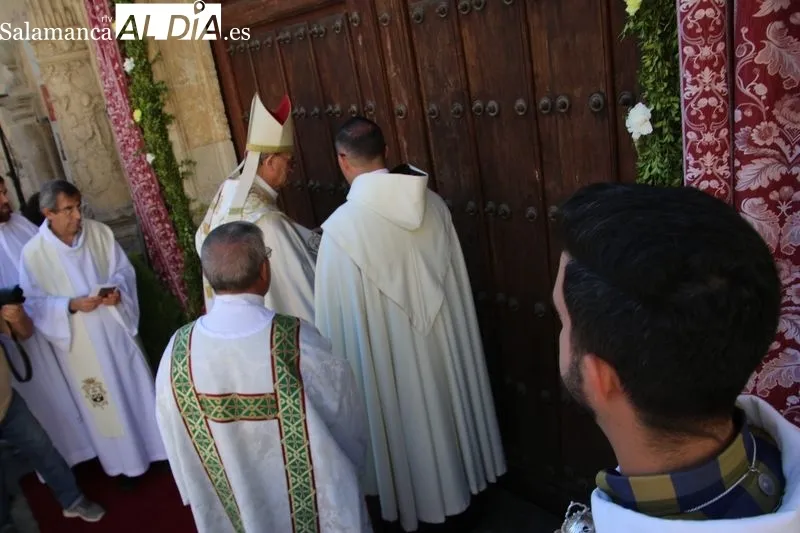 Foto 11 - Comienza el A&ntilde;o Jubilar Teresiano con la apertura de la Puerta Santa