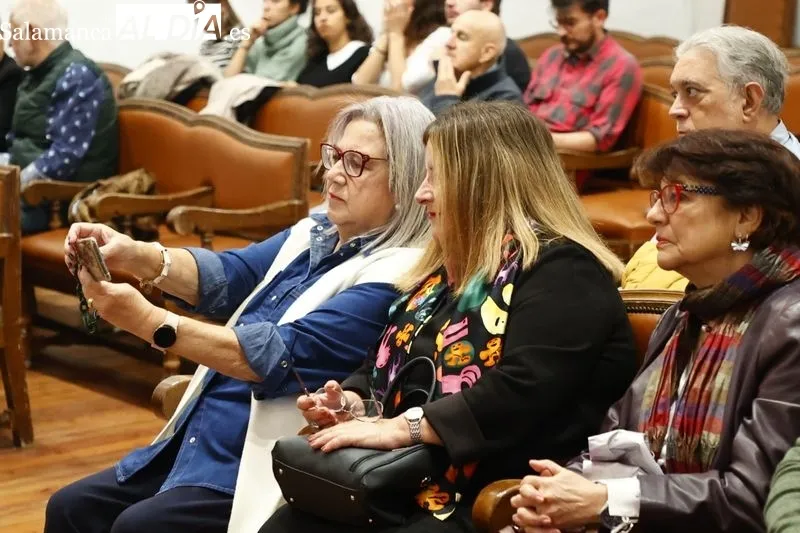 Acto en el Aula Francisco Salinas de la USAL con motivo del 20 aniversario de APRAMP. Foto de David Sañudo