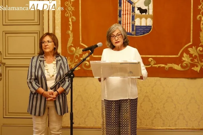 Presentación en el Ayuntamiento de Salamanca de los nuevos Cuadernillos sobre Osteoporosis dirigidos las personas mayores. Foto de David Sañudo