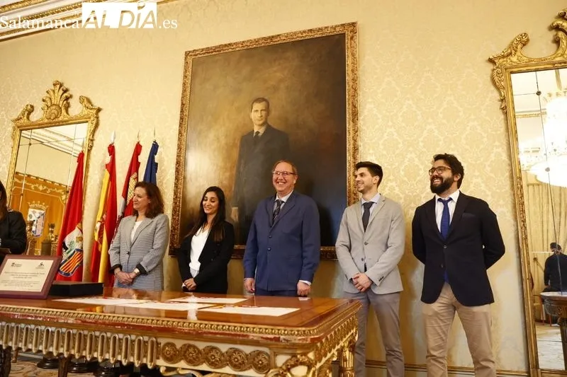 Entrega de los premios del programa de Fomento del Talento que han recibido profesores del colegio Montessori. Foto de David Sañudo