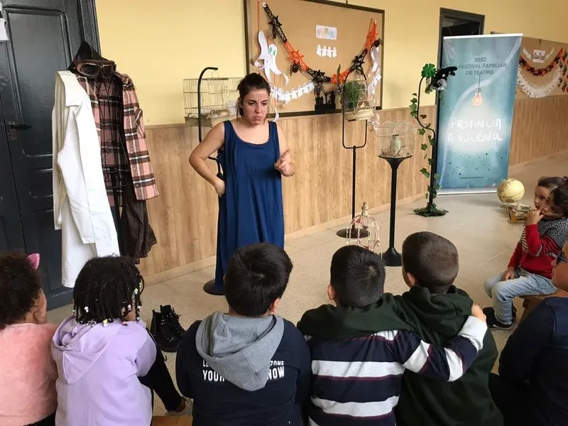 La Escuela Rural de Espectadores dejó la magia del teatro a los alumnos del CRA Abadengo en Hinojosa de Duero