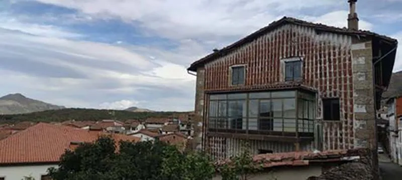 Foto 2 - Candelario rehabilitar&aacute; el antiguo asilo &ldquo;San Pedro Nolasco&rdquo;