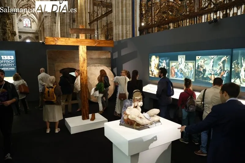 Inauguración en la Catedral de Salamanca de la exposición 'The Mystery Man'