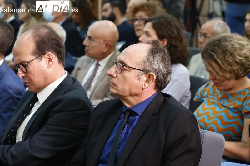 Inauguración del Centro Internacional del Español de la Universidad de Salamanca en la plaza de los Bandos. Foto de David Sañudo