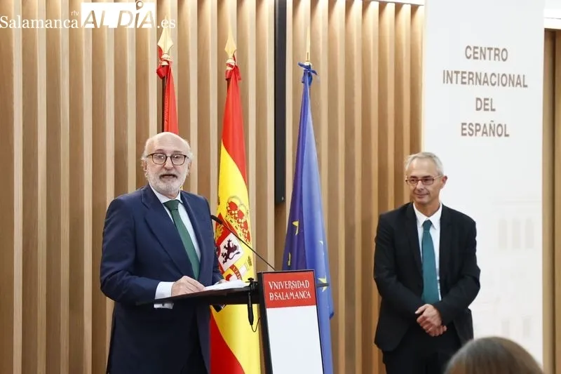 Inauguración del Centro Internacional del Español de la Universidad de Salamanca en la plaza de los Bandos. Foto de David Sañudo