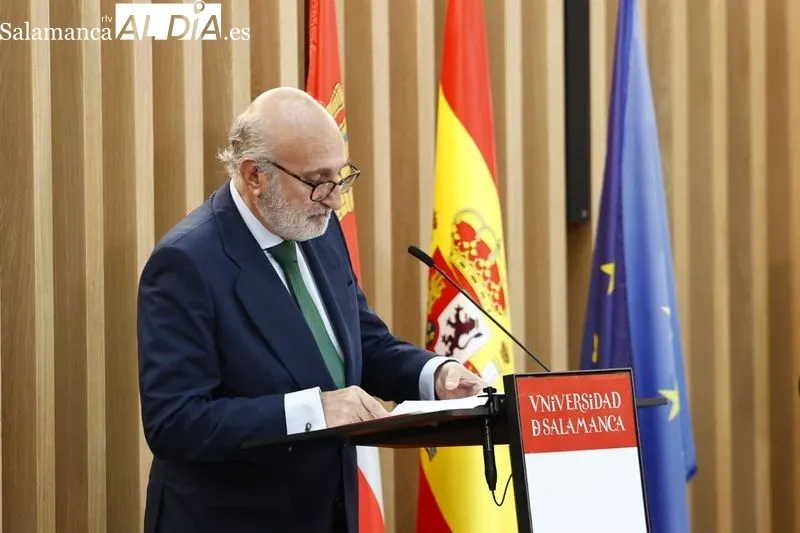 Inauguración del Centro Internacional del Español de la Universidad de Salamanca en la plaza de los Bandos. Foto de David Sañudo