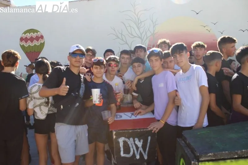 Foto 39 - Protagonismo para las pe&ntilde;as en el chupinazo de fiestas