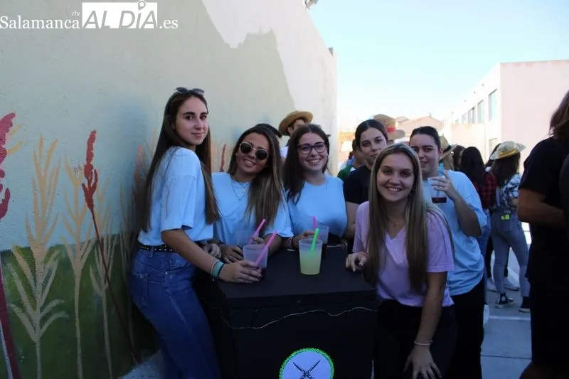Foto 37 - Protagonismo para las pe&ntilde;as en el chupinazo de fiestas