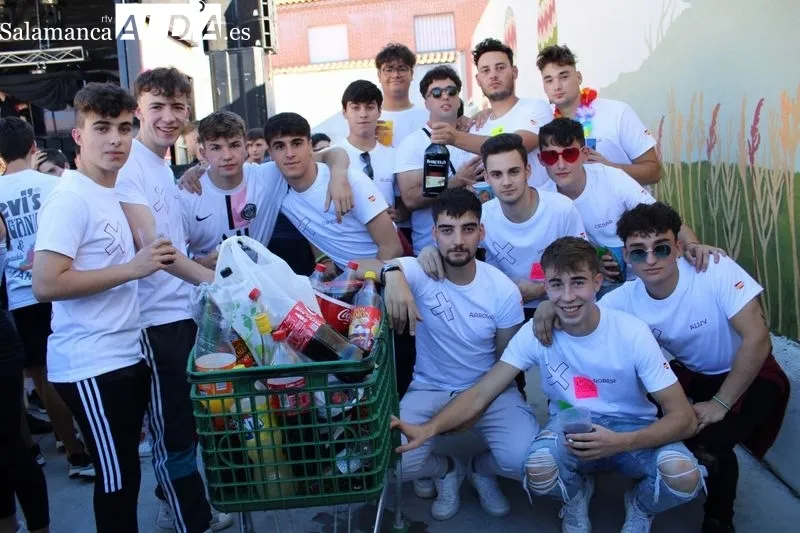 Foto 35 - Protagonismo para las pe&ntilde;as en el chupinazo de fiestas