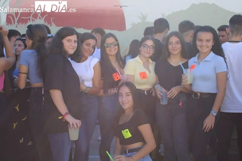 Foto 34 - Protagonismo para las pe&ntilde;as en el chupinazo de fiestas