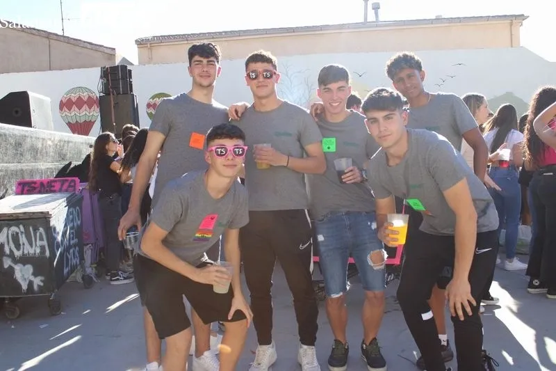 Foto 30 - Protagonismo para las pe&ntilde;as en el chupinazo de fiestas