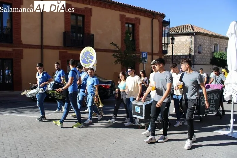 Foto 47 - Protagonismo para las pe&ntilde;as en el chupinazo de fiestas