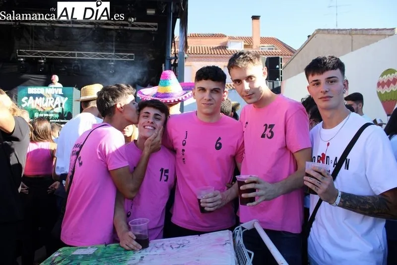 Foto 28 - Protagonismo para las pe&ntilde;as en el chupinazo de fiestas