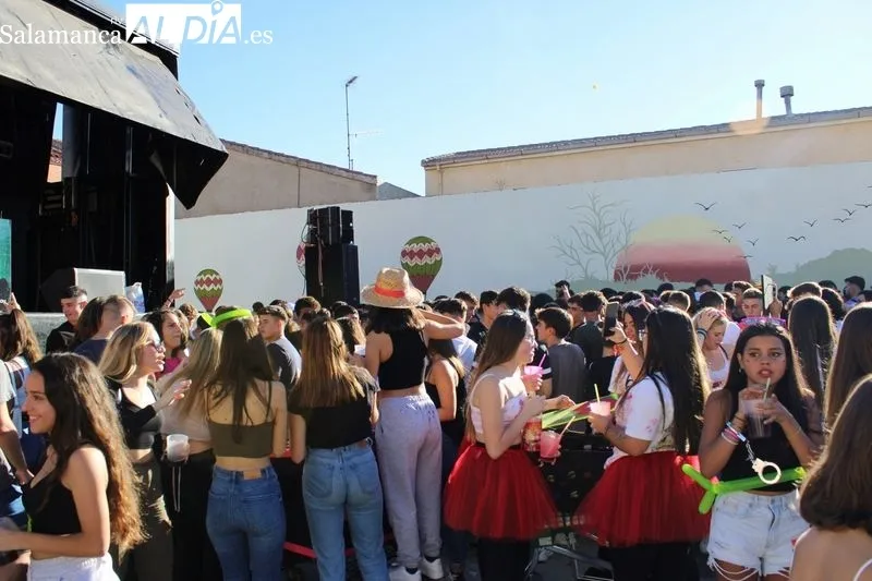 Foto 23 - Protagonismo para las pe&ntilde;as en el chupinazo de fiestas