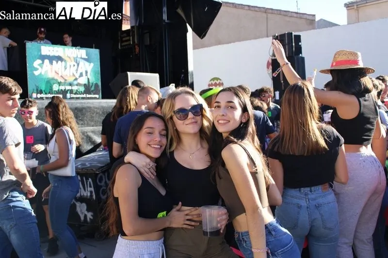 Foto 22 - Protagonismo para las pe&ntilde;as en el chupinazo de fiestas