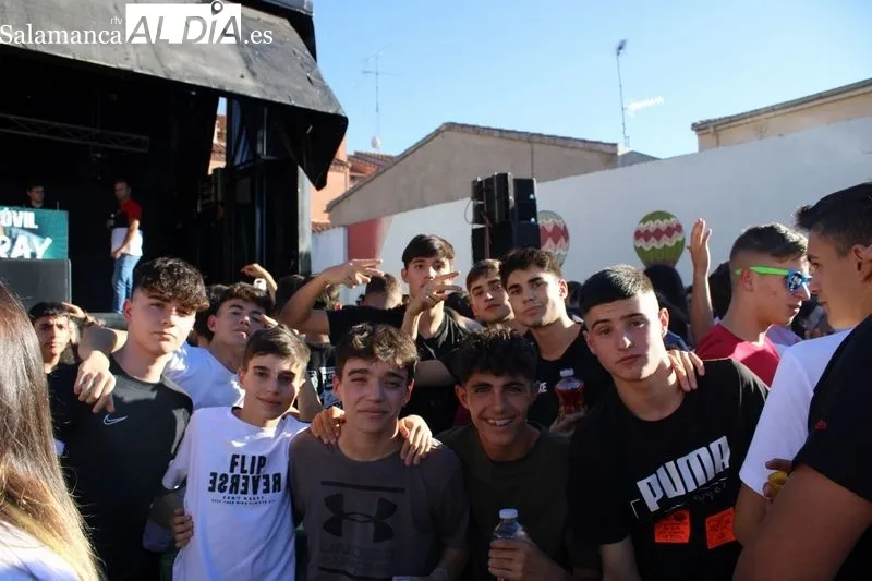 Foto 20 - Protagonismo para las pe&ntilde;as en el chupinazo de fiestas