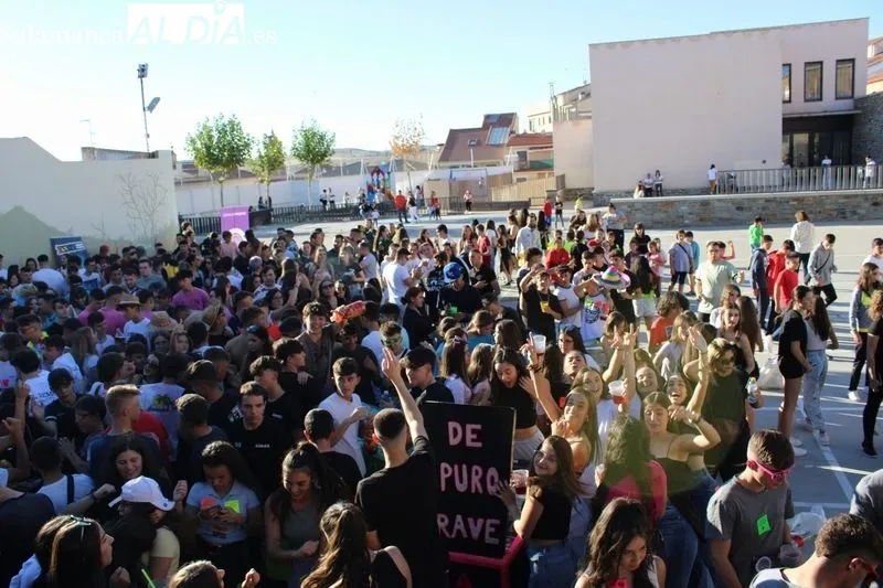 Foto 14 - Protagonismo para las pe&ntilde;as en el chupinazo de fiestas