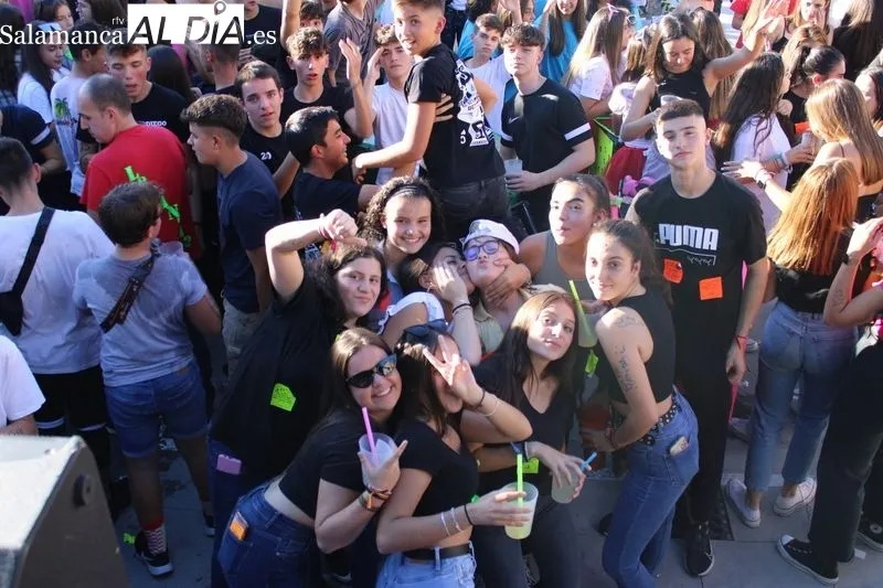 Foto 10 - Protagonismo para las pe&ntilde;as en el chupinazo de fiestas