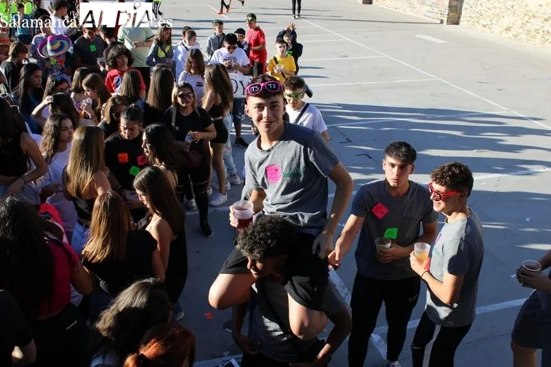 Foto 9 - Protagonismo para las pe&ntilde;as en el chupinazo de fiestas