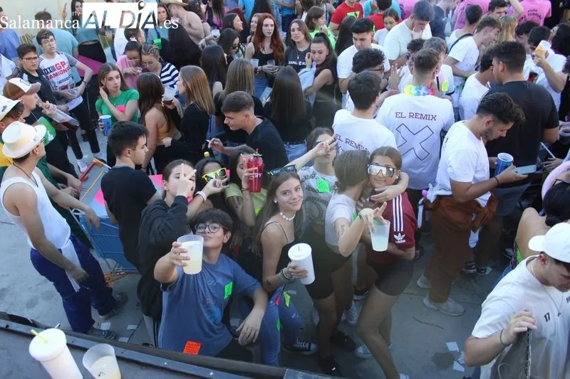 Foto 7 - Protagonismo para las pe&ntilde;as en el chupinazo de fiestas