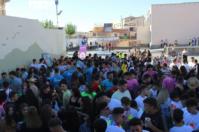 Foto 4 - Protagonismo para las pe&ntilde;as en el chupinazo de fiestas