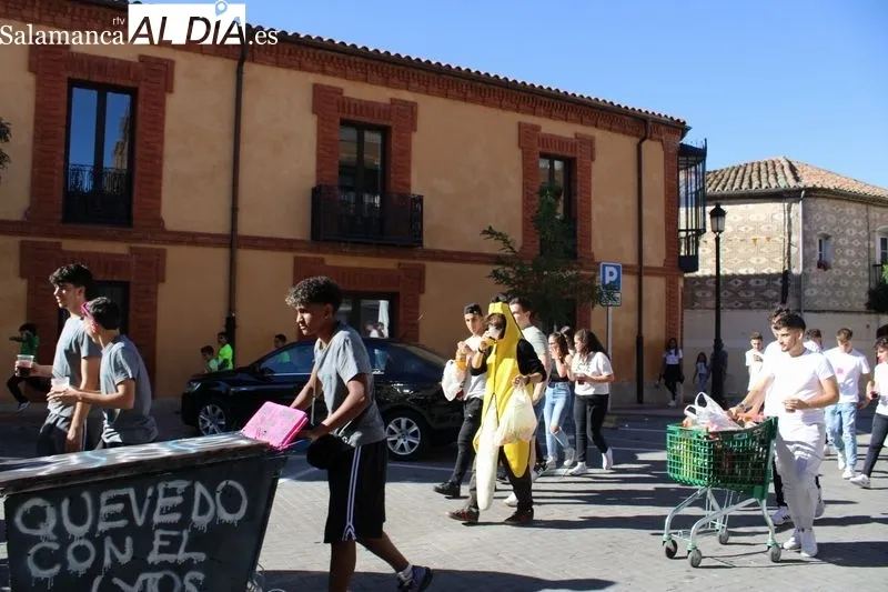 Foto 44 - Protagonismo para las pe&ntilde;as en el chupinazo de fiestas
