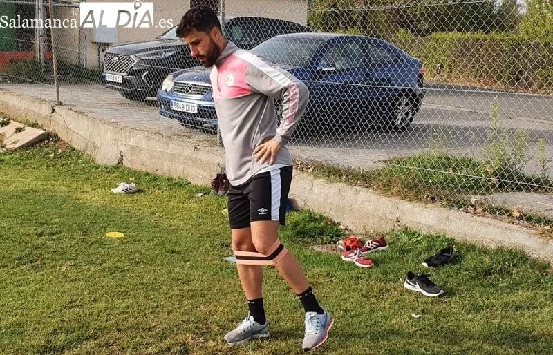Diego Benito sigue al margen por un golpe en la rodilla. Foto de Carlos Cuervo