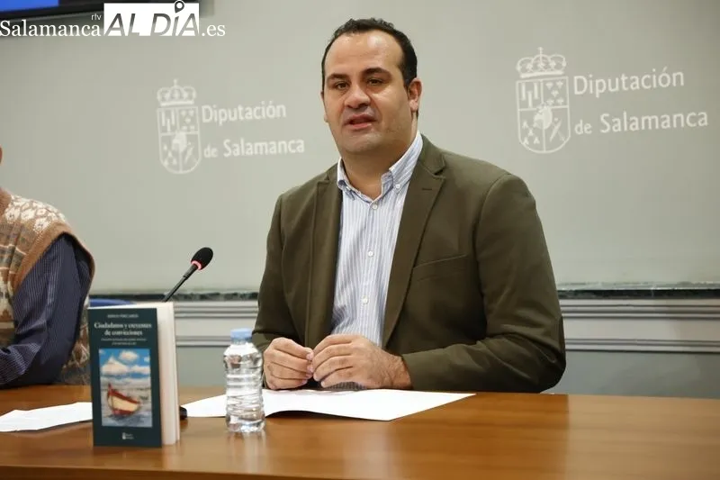 Presentación en la Diputación del libro del psicólogo y sacerdote Rodolfo Pérez García. Foto de David Sañudo