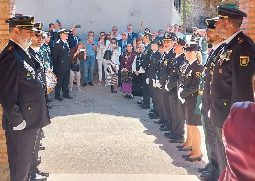Foto 3 - Varios miembros del Cuerpo Nacional de Polic&iacute;a de Madrid y Guardia Civil celebran en La Atalaya Los &Aacute;ngeles Custodios 
