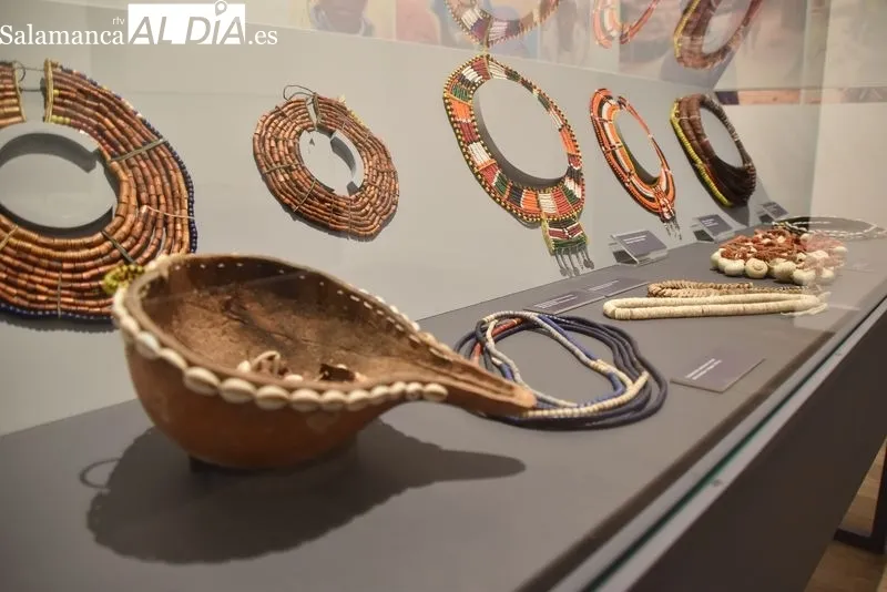 Exposición “Los universales culturales” en la Hospedería Fonseca. Foto de Vanesa Martins