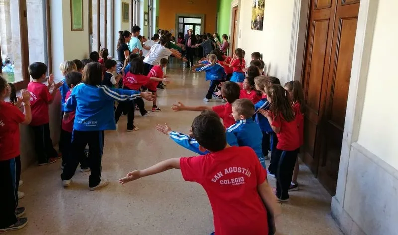 Algunas de las escenas de esta emocionante despedida en el colegio San Agustín de Salamanca. Fotos @CSAsalamanca