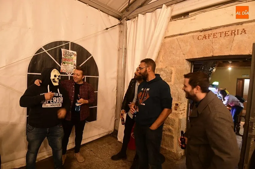 Foto 10 - Concurrid&iacute;sima fiesta infantil de Halloween en El Paraje