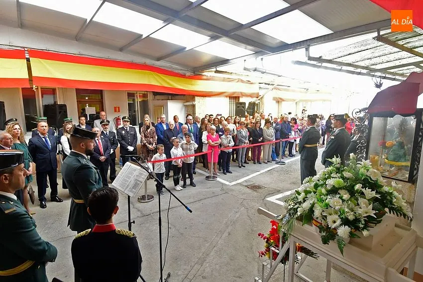 Foto 6 - Condecorados dos agentes de la Guardia Civil mirobrigense, que jubila a uno de sus hist&oacute;ricos