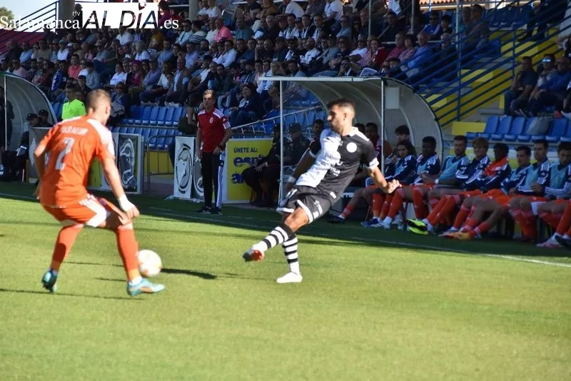 Foto 18 - Unionistas acaba pidiendo la hora para lograr su primera victoria ante un flojo Rayo Majadahonda (2-1)