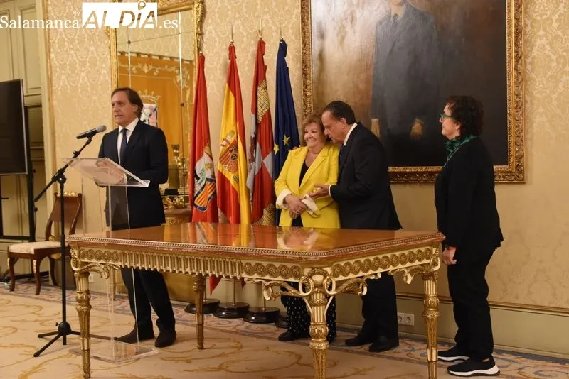 Foto 4 - Recepci&oacute;n a miembros del Tribunal de Cuentas y del Consejo de Cuentas de Castilla y Le&oacute;n 
