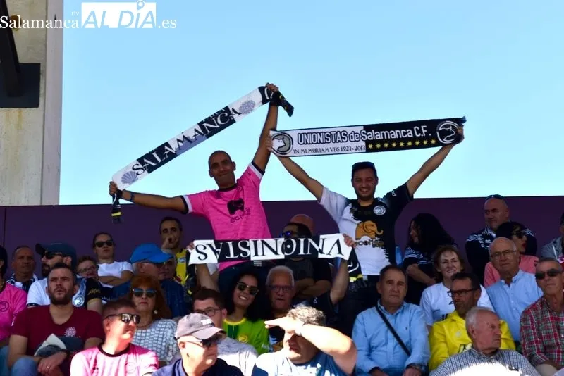 Foto 14 - La afici&oacute;n de Unionistas palia la falta de bares con los goles de su equipo