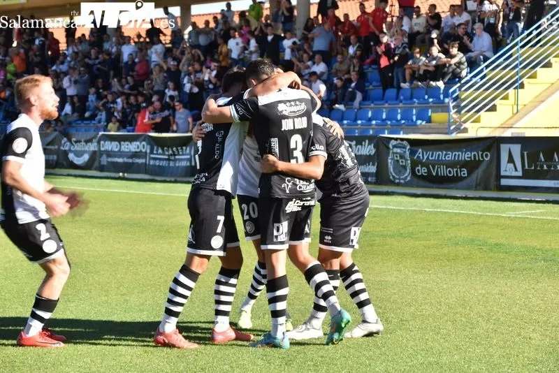 Foto 10 - Unionistas acaba pidiendo la hora para lograr su primera victoria ante un flojo Rayo Majadahonda (2-1)