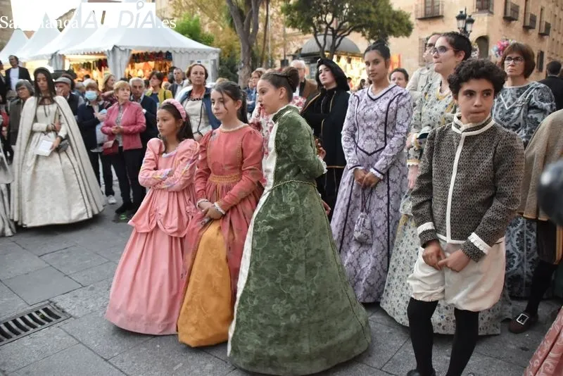 Desfile por la capital de la novena edición de las Vísperas Nupciales