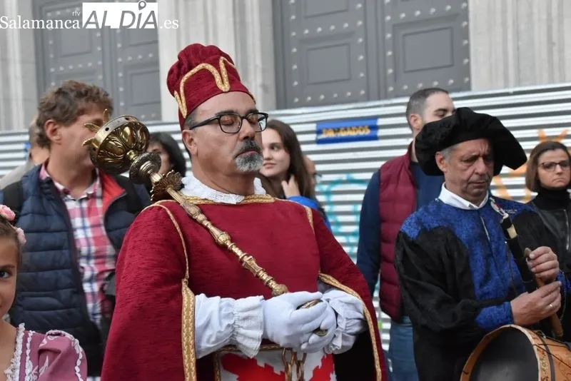 Desfile por la capital de la novena edición de las Vísperas Nupciales